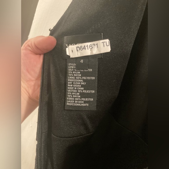 Long Black Formal Evening Dress w Sweetheart Neckline - Picture 10 of 11